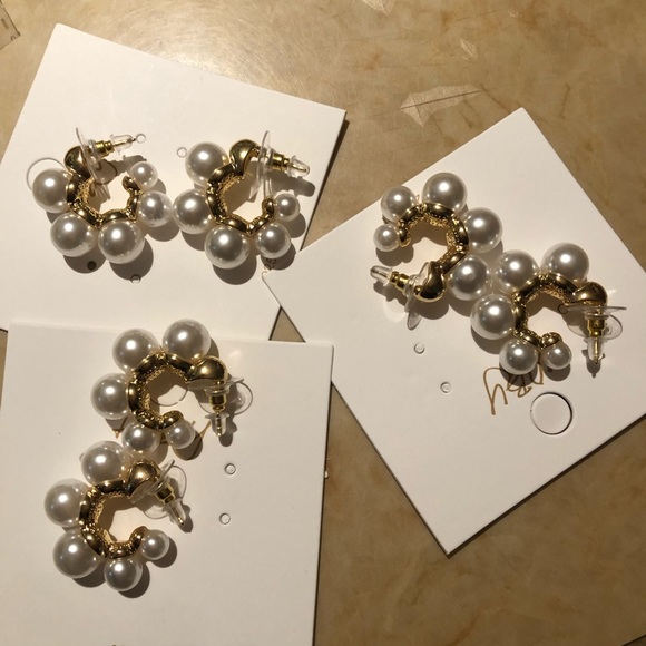 Faux Bold Hoop Pearl Earrings - Picture 7 of 11